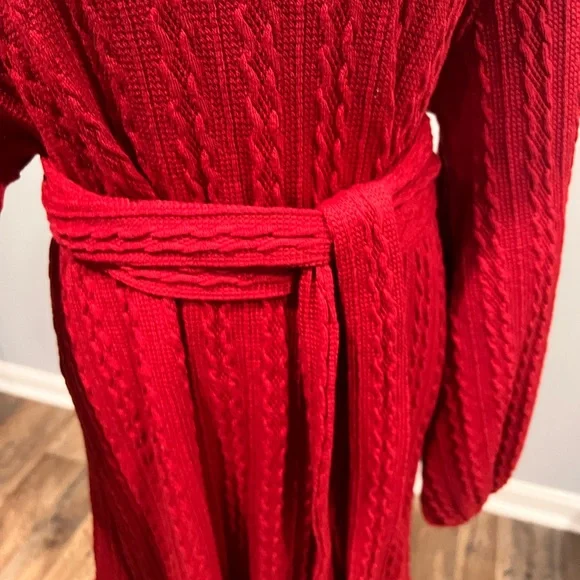 Red dress ❤️ - Picture 6 of 9